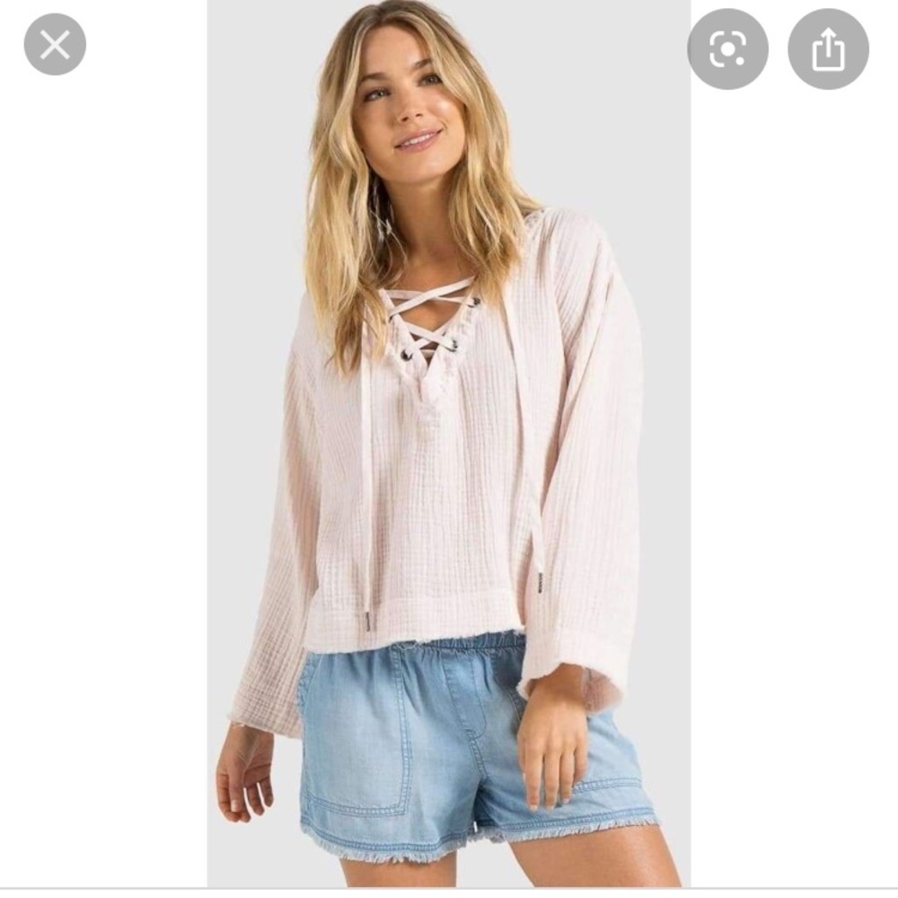 NWT Bella Dahl top! Great deal
